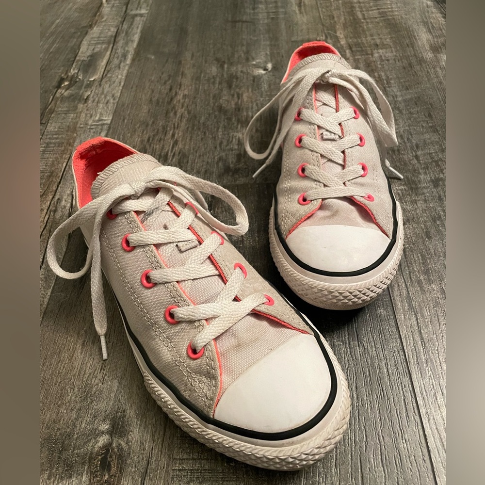 Double tounge Converse